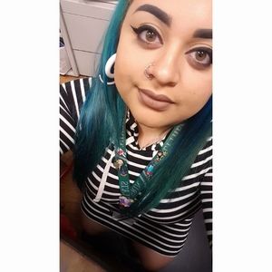 Meet your Posher, Claudia